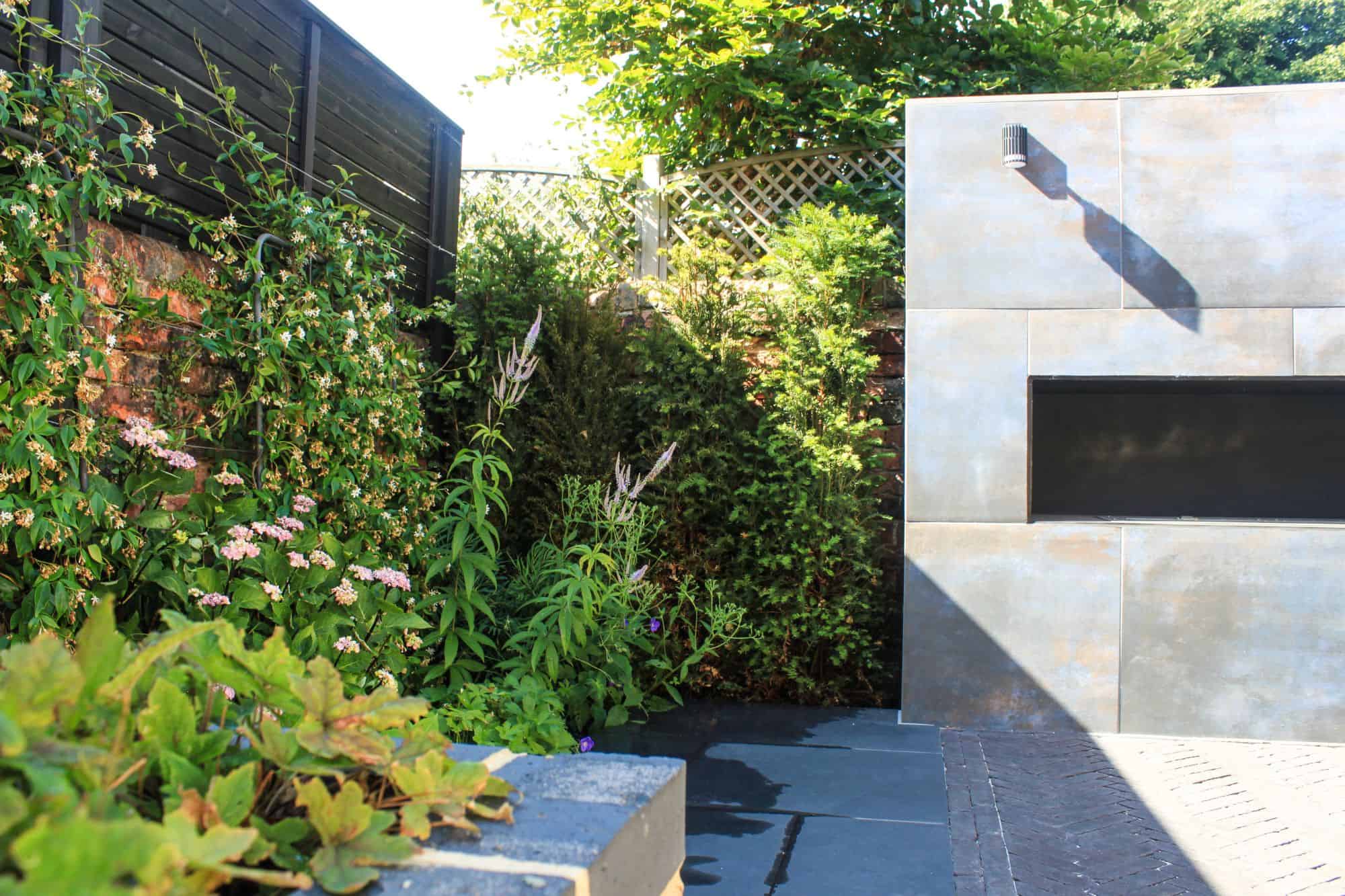 garden after image with pergola, wall and seating